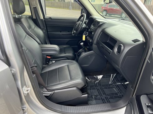 Used 2016 Jeep Patriot High Altitude image 14