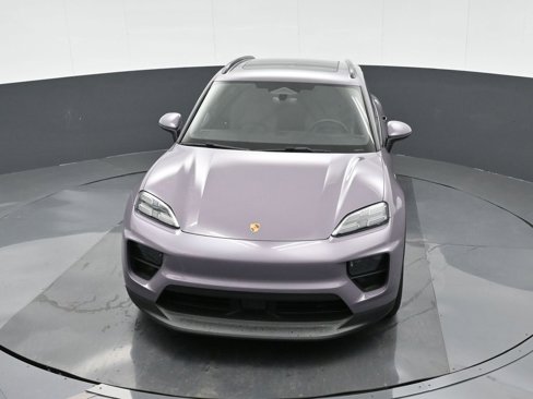 Certified 2024 Porsche Macan 4 Electric image 26