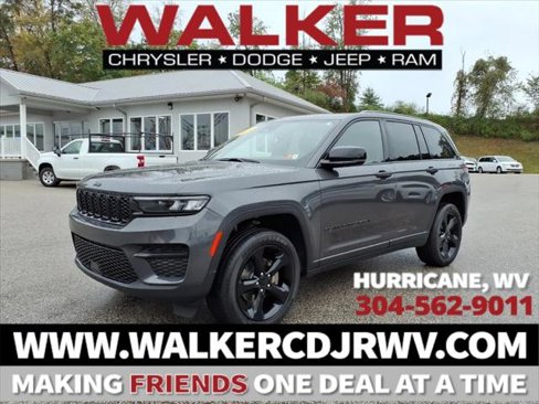 Certified 2022 Jeep Grand Cherokee Altitude image 1