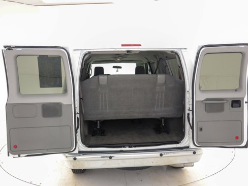 Used 2011 Ford E-350 and Econoline 350 XLT image 11