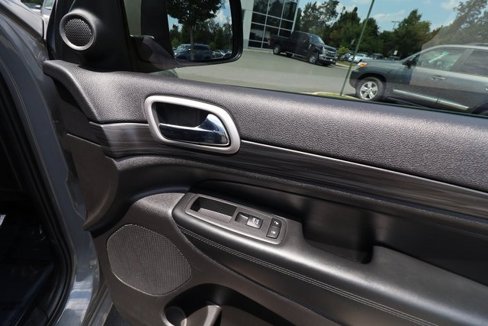 Used 2019 Jeep Grand Cherokee Altitude image 44