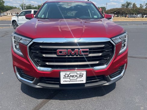 Used 2024 GMC Terrain SLE image 10