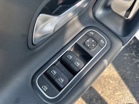 Used 2020 Mercedes-Benz CLA 250 image 11