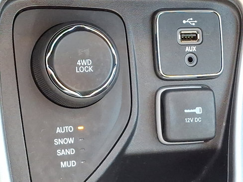 Certified 2018 Jeep Compass Latitude w/ Popular Equipment Group image 23