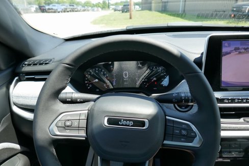 New 2025 Jeep Compass Latitude image 20