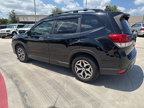 Used 2020 Subaru Forester Premium image 4