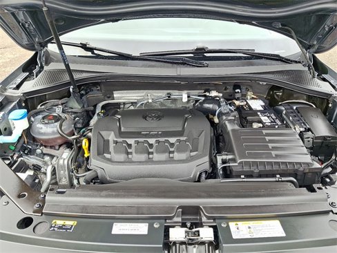 Used 2024 Volkswagen Tiguan SE R-Line image 27