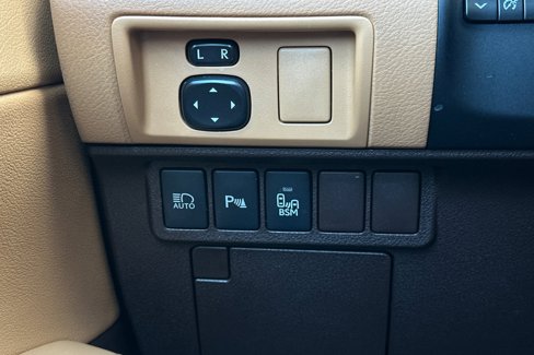 Used 2018 Lexus ES 350 w/ Navigation System Package image 35