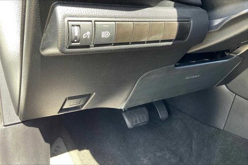 Used 2023 Toyota Corolla LE image 29