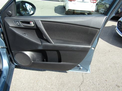 Used 2011 MAZDA MAZDA3 i Touring image 19