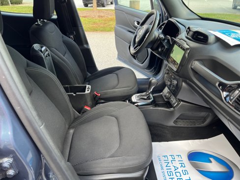 Used 2022 Jeep Renegade Altitude image 32