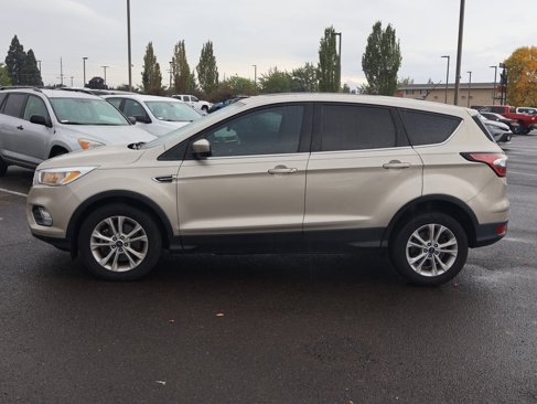 Used 2017 Ford Escape SE image 3