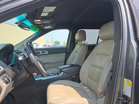 Used 2014 Ford Explorer XLT w/ Equipment Group 202A image 13