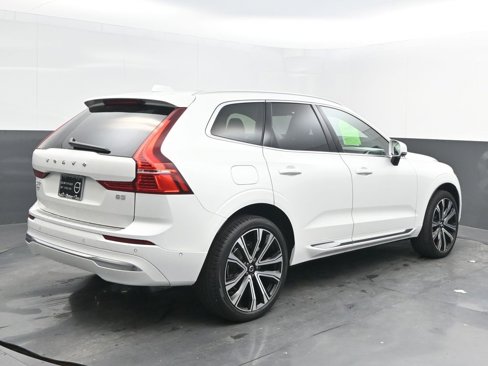 Certified 2023 Volvo XC60 B5 Ultimate w/ Protection Package Premier image 7