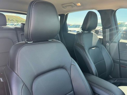 Used 2023 Ford Escape Platinum image 27