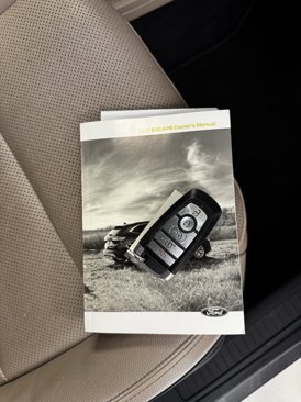 Used 2020 Ford Escape Titanium image 33