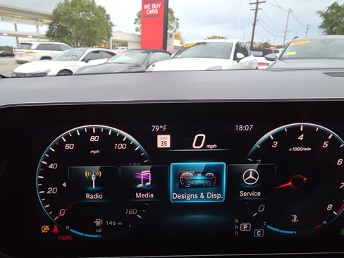 Used 2021 Mercedes-Benz GLB 250 4MATIC w/ Premium Package image 58