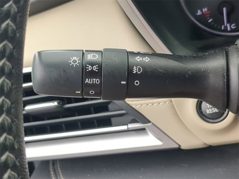Used 2020 Subaru Outback Limited image 27