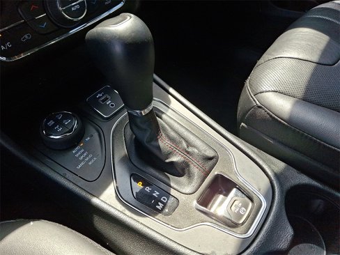 Used 2021 Jeep Cherokee Trailhawk w/ Technology Group image 14