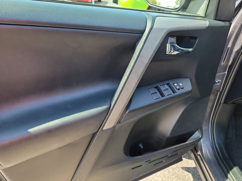 Used 2017 Toyota RAV4 XLE image 13