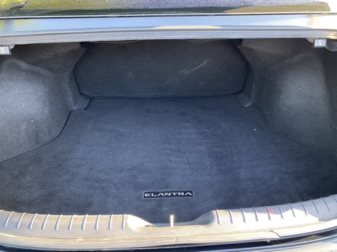 Used 2023 Hyundai Elantra SE image 28