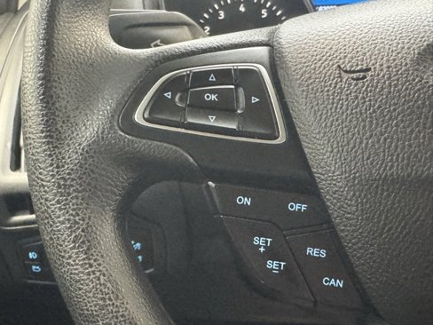 Used 2017 Ford Focus SE image 16