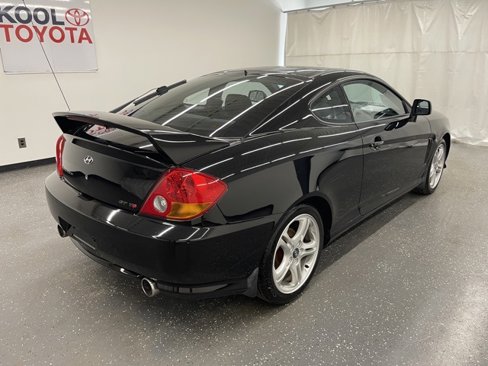 Used 2004 Hyundai Tiburon GT image 2