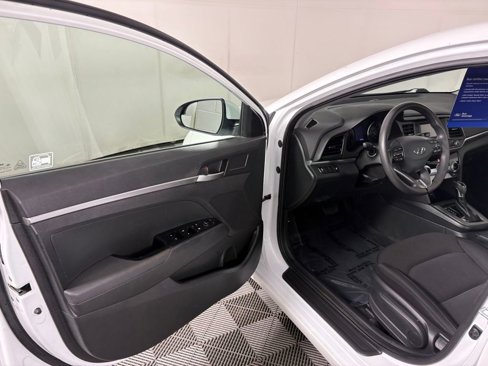 Used 2019 Hyundai Elantra SE w/ Cargo Package image 12
