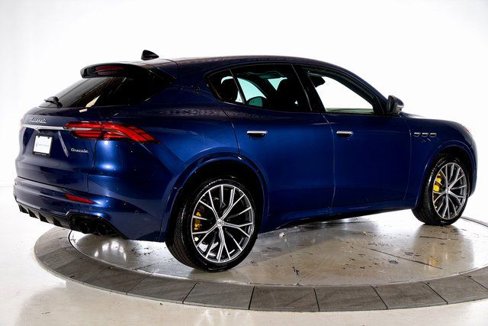 Used 2024 Maserati Grecale Modena image 7