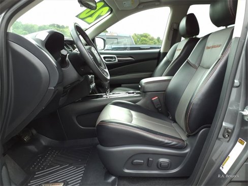 Used 2020 Nissan Pathfinder SL image 11