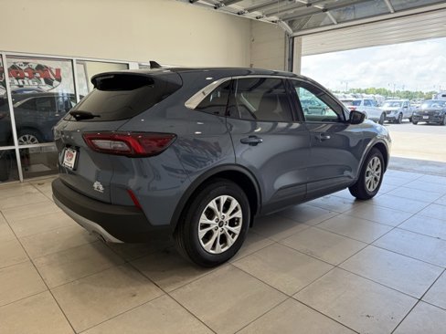 Used 2024 Ford Escape Active w/ Cold Weather Package image 5