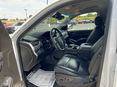 Used 2018 Chevrolet Suburban LT image 18