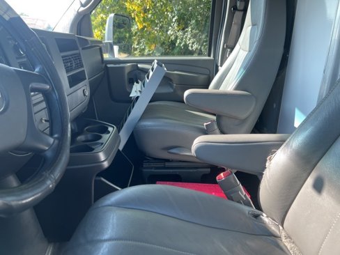 Used 2013 Chevrolet Express 3500 Extended image 7