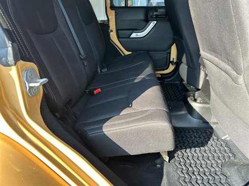 Used 2014 Jeep Wrangler Unlimited Sahara w/ Dual Top Group image 27