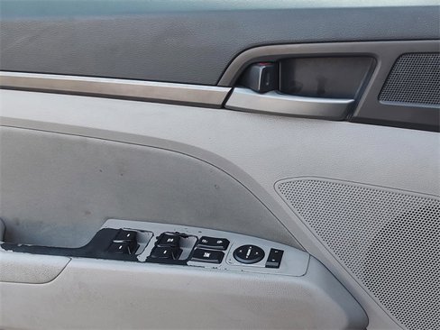 Used 2018 Hyundai Elantra SEL image 27