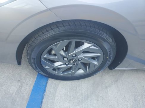 Used 2024 Hyundai Elantra SEL image 29