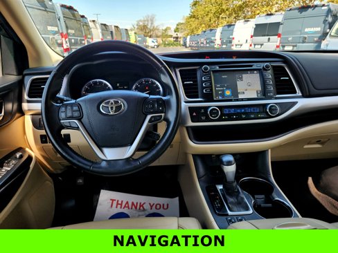 Used 2017 Toyota Highlander AWD V6 image 21