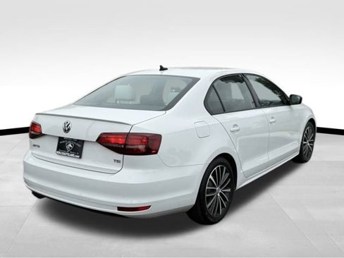 Used 2016 Volkswagen Jetta Sport image 6
