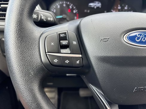 Used 2020 Ford Escape SE image 18