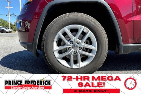 Used 2018 Jeep Grand Cherokee Laredo image 4