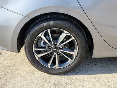 Used 2024 Kia Forte LXS image 7