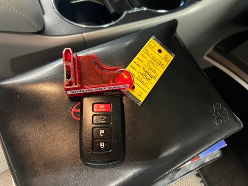 Used 2017 Toyota Highlander Limited image 38