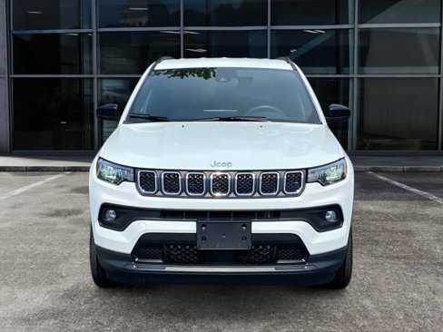 Used 2024 Jeep Compass Latitude image 5