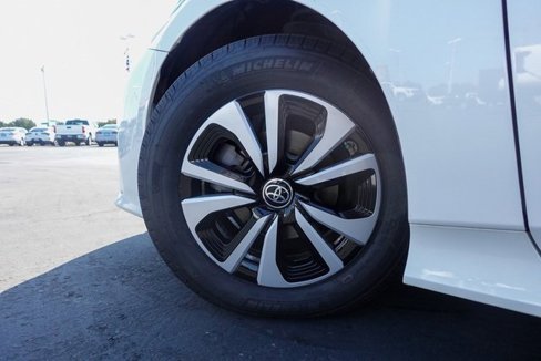 Certified 2017 Toyota Prius Prime Premium image 11