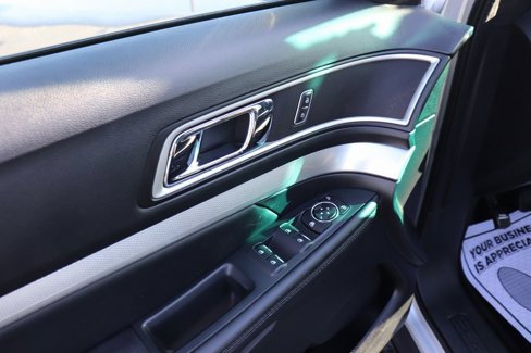 Used 2017 Ford Explorer XLT image 26