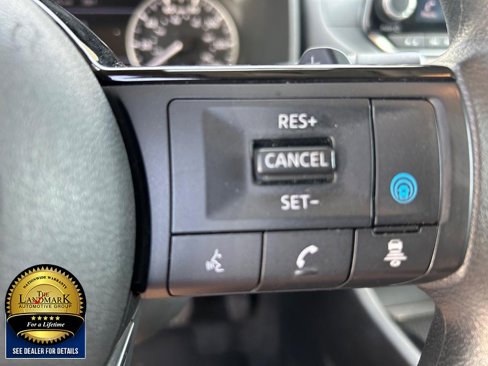 Used 2023 Nissan Rogue SV image 11