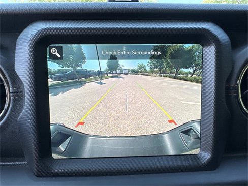 Used 2021 Jeep Gladiator Overland image 22