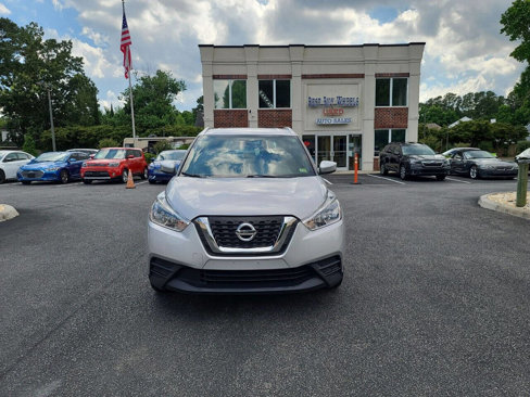 Used 2019 Nissan Kicks SV image 2