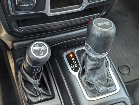 Used 2021 Jeep Wrangler Sport image 27