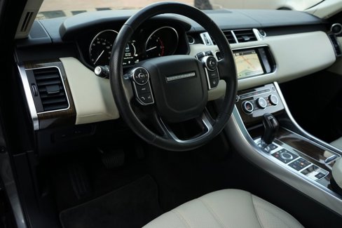 Used 2016 Land Rover Range Rover Sport HSE image 2